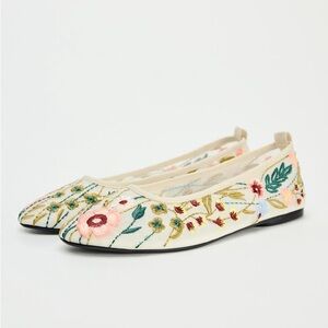 Zara Floral Embroidered Flats - Size 8